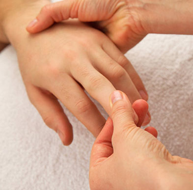 Hand massage therapy in Pasadena, CA. 